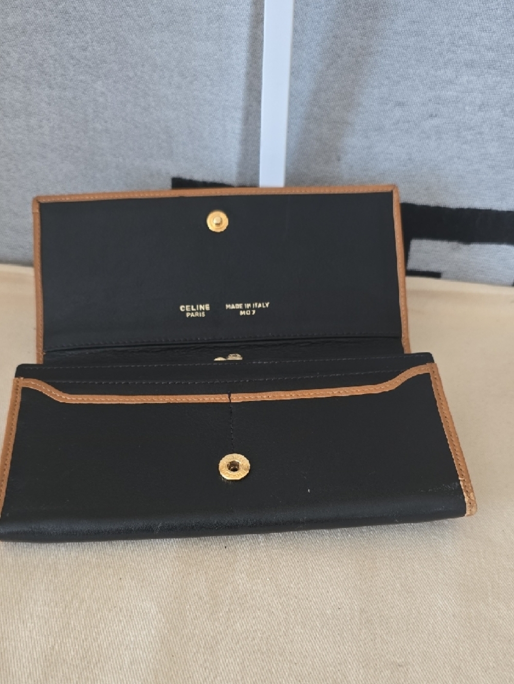 Celine Black Tan Leather Kisslock Long Wallet - Picture 8 of 8